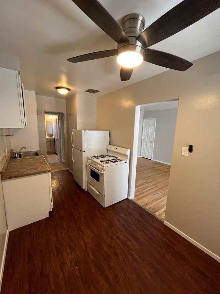 Midtown Commons - Photo 3 of 36