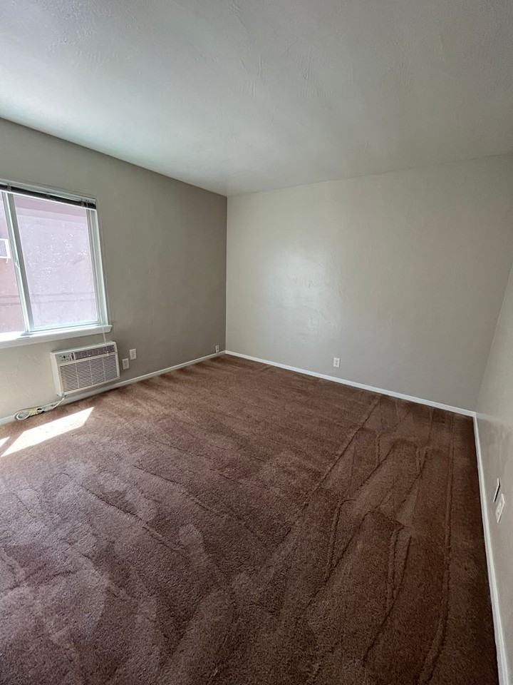 Midtown Commons - Photo 7 of 36