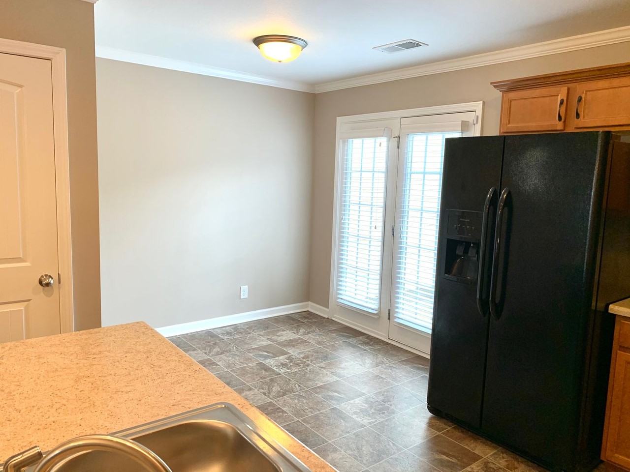 318 Sam Houston Cir - Photo 6 of 20