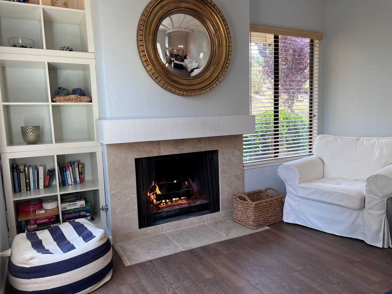 601 Acorn Ct - Photo 3 of 43