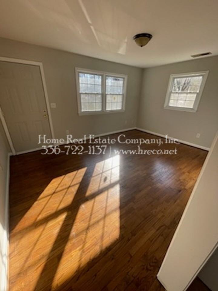 3930 Burtis St - Photo 2 of 9