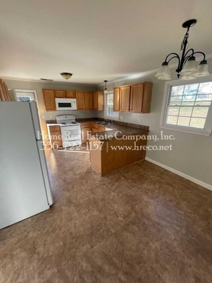 3930 Burtis St - Photo 3 of 9