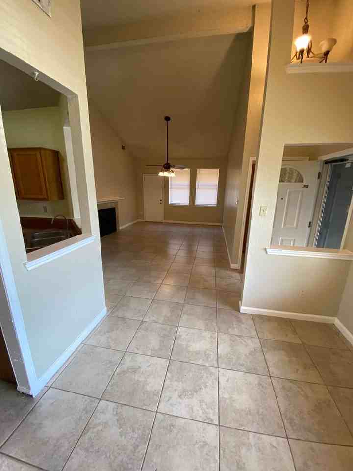 1201 Wheatfield Dr - Photo 6 of 9