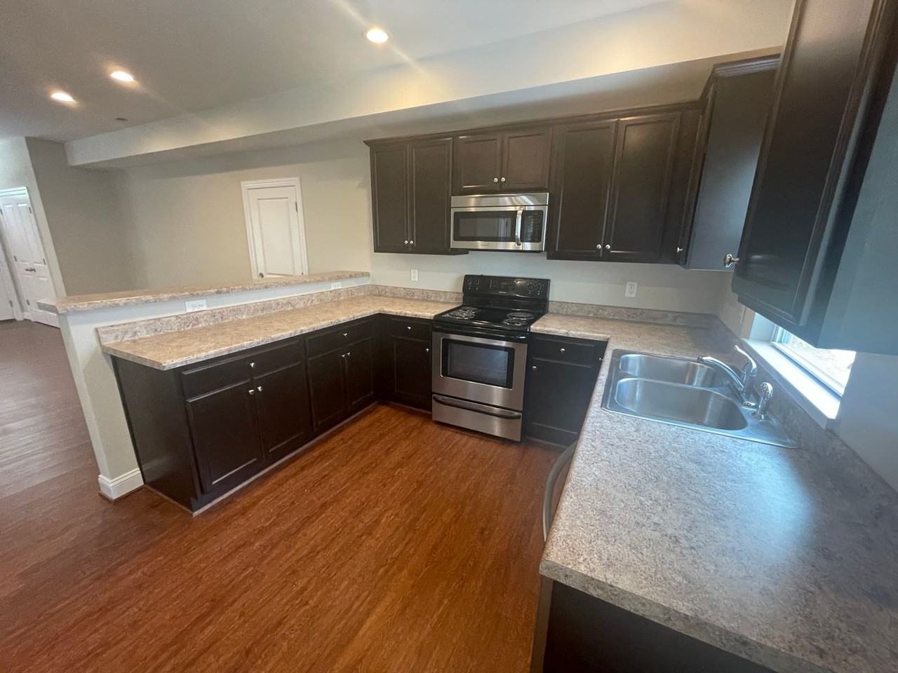 5030 Park Ave - Photo 7 of 13