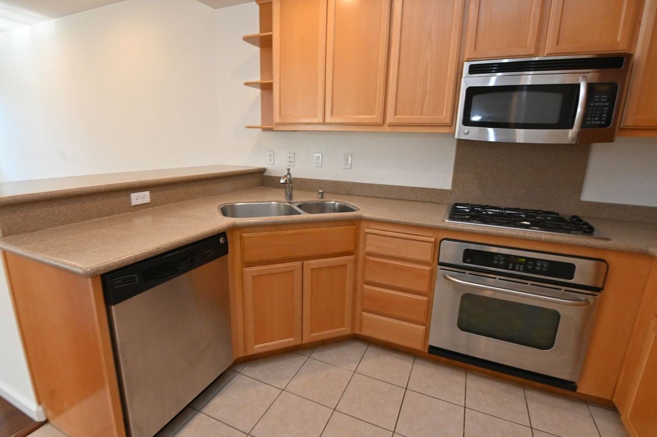 2606 Riparian Ct - Photo 2 of 38