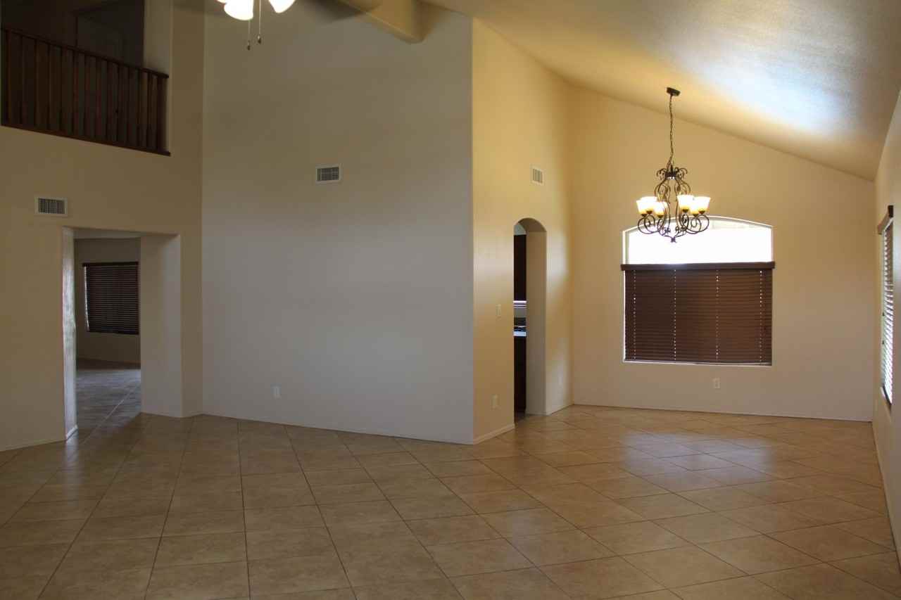 2225 S 42nd Way - Photo 3 of 37