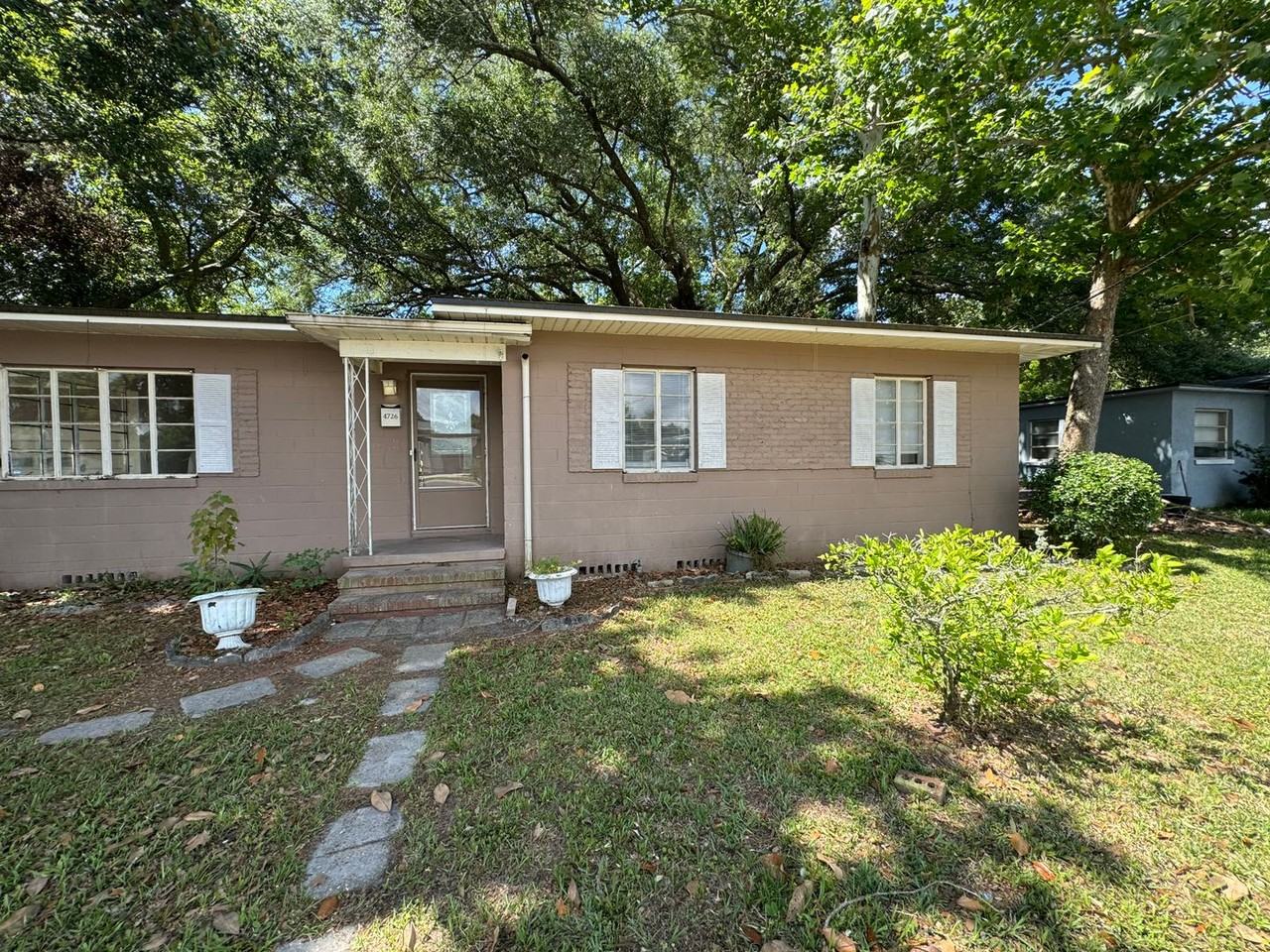 4726 Timuquana Rd - Photo 2 of 14