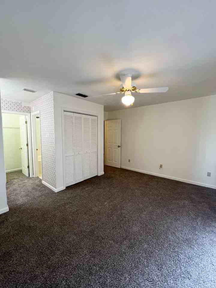 4414 Stratfordshire Ct - Photo 7 of 17