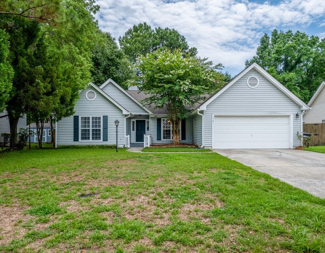 1561 Glen Erin Dr - Photo 3 of 26