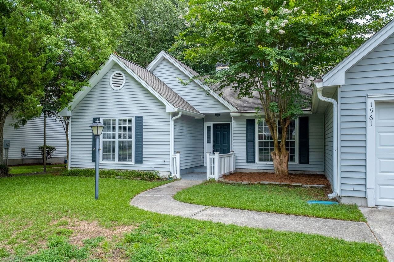 1561 Glen Erin Dr - Photo 4 of 26