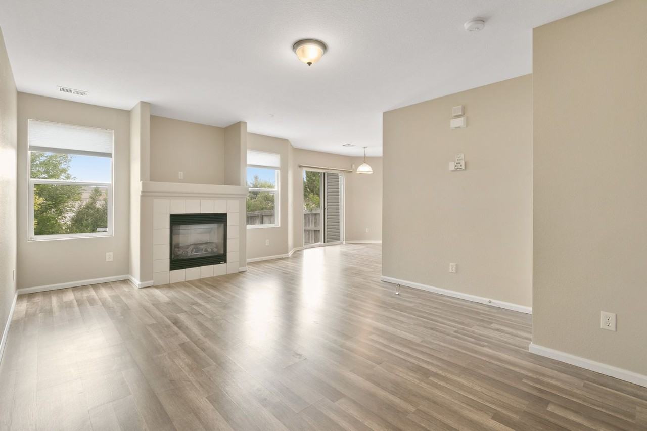22196 E Berry Pl - Photo 4 of 25