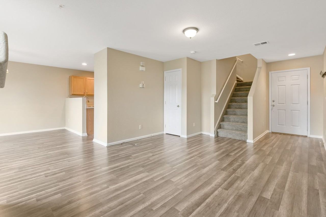 22196 E Berry Pl - Photo 5 of 25