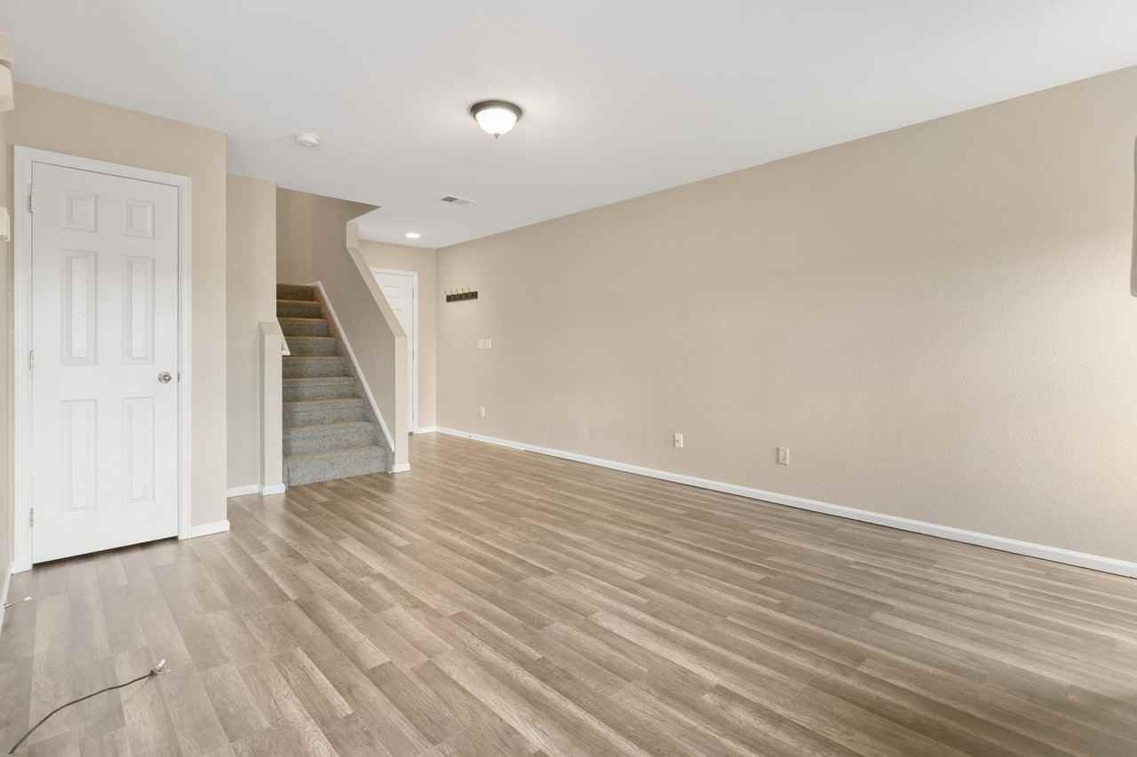 22196 E Berry Pl - Photo 7 of 25