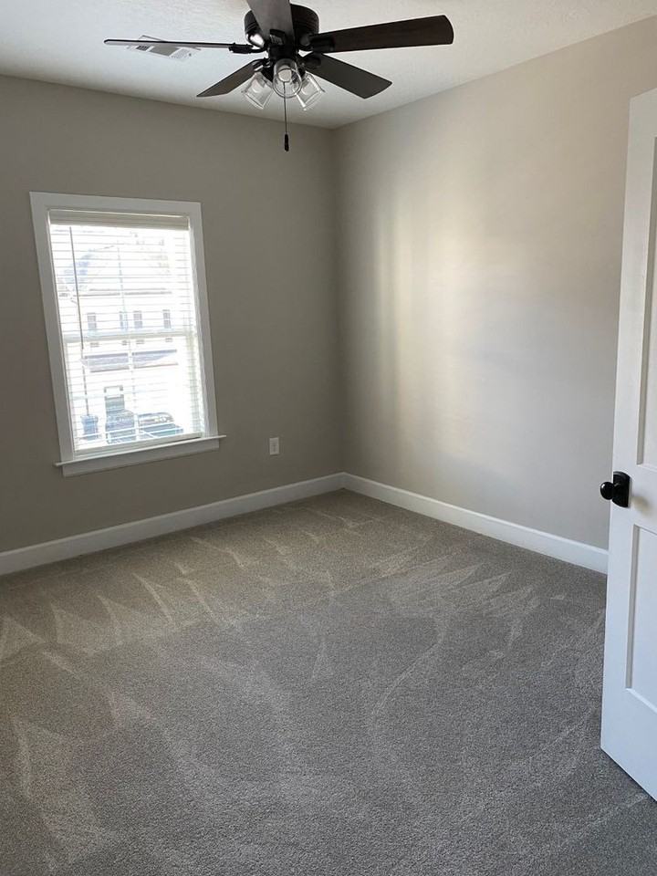 1958 Avenel Ln - Photo 6 of 13