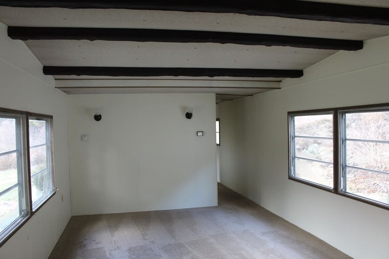 2695 Windsor Rd - Photo 2 of 5