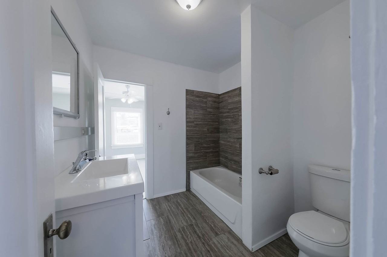 332 B St - Photo 3 of 22
