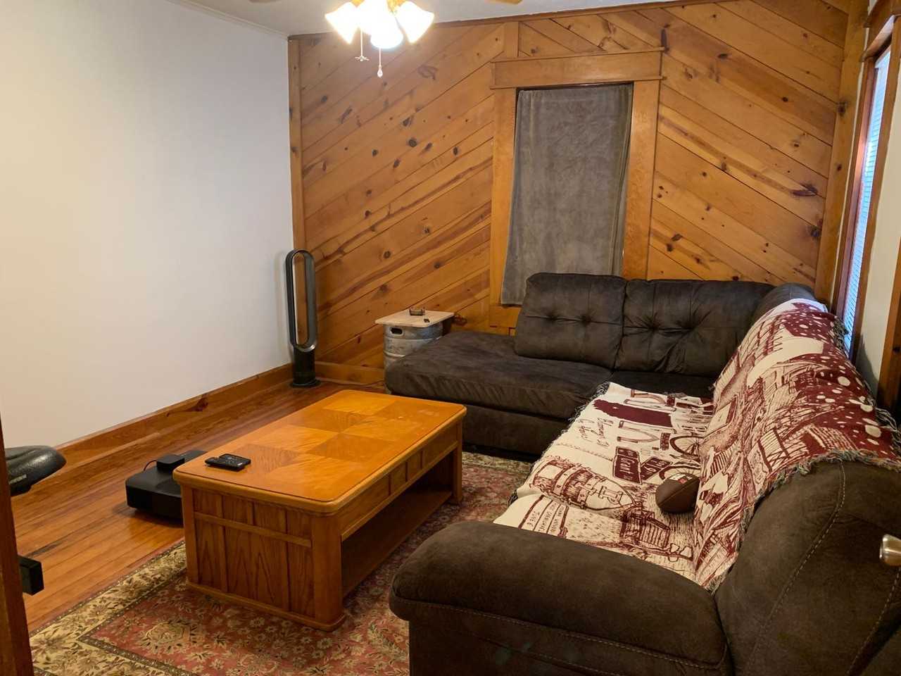 302 E 17th St - Photo 7 of 11