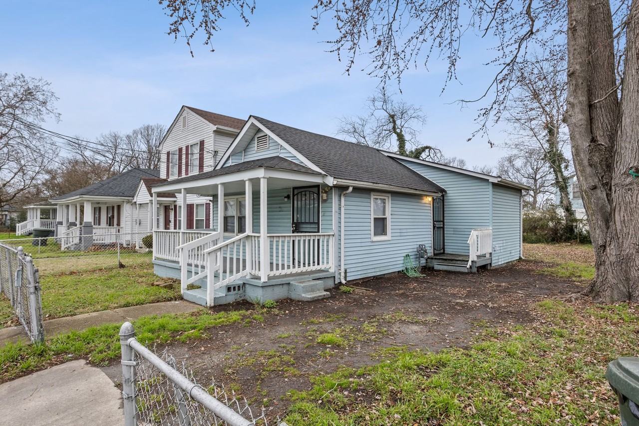 1021 41st St - Photo 2 of 23