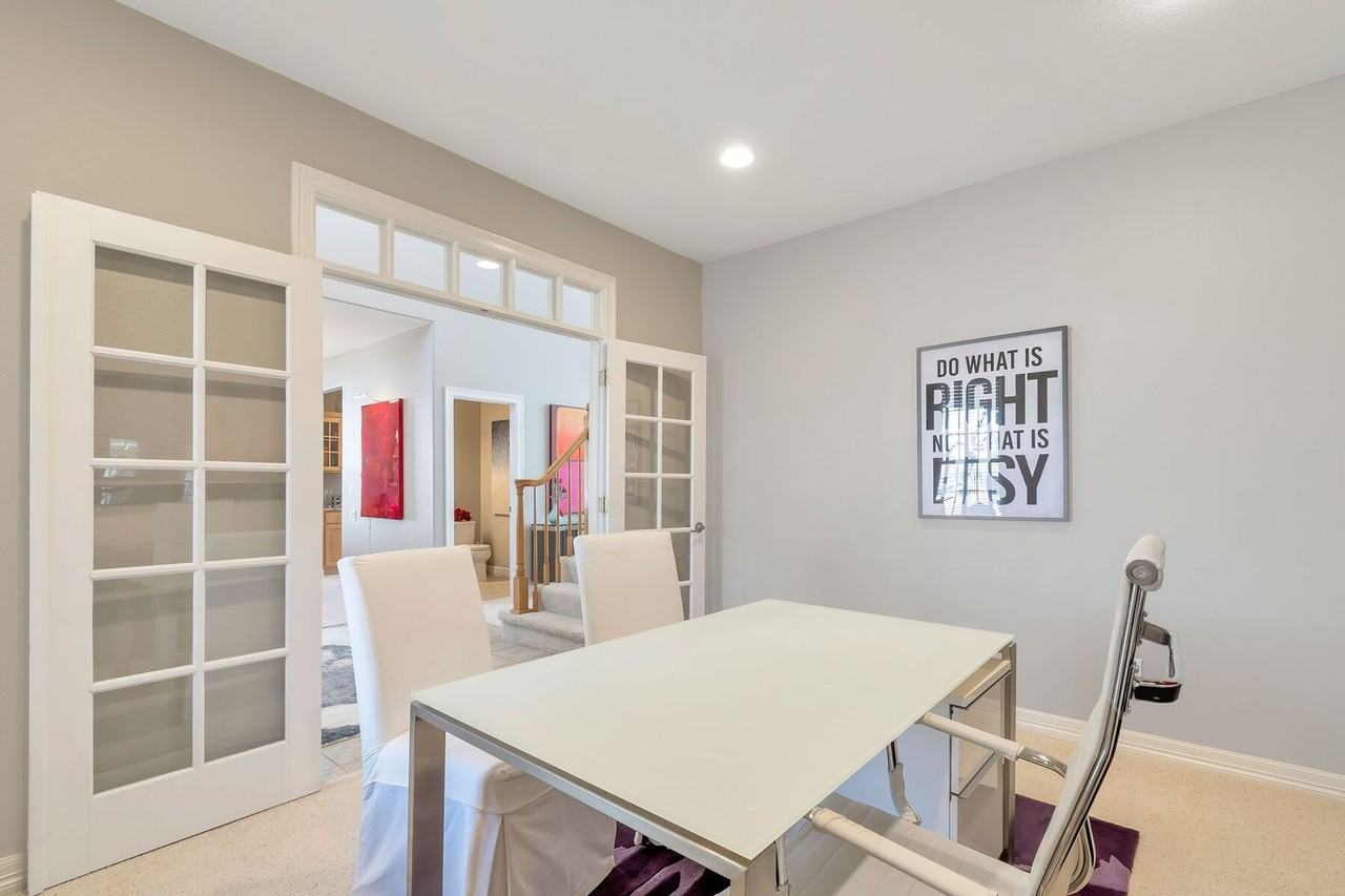 282 Huntley Ct - Photo 2 of 24