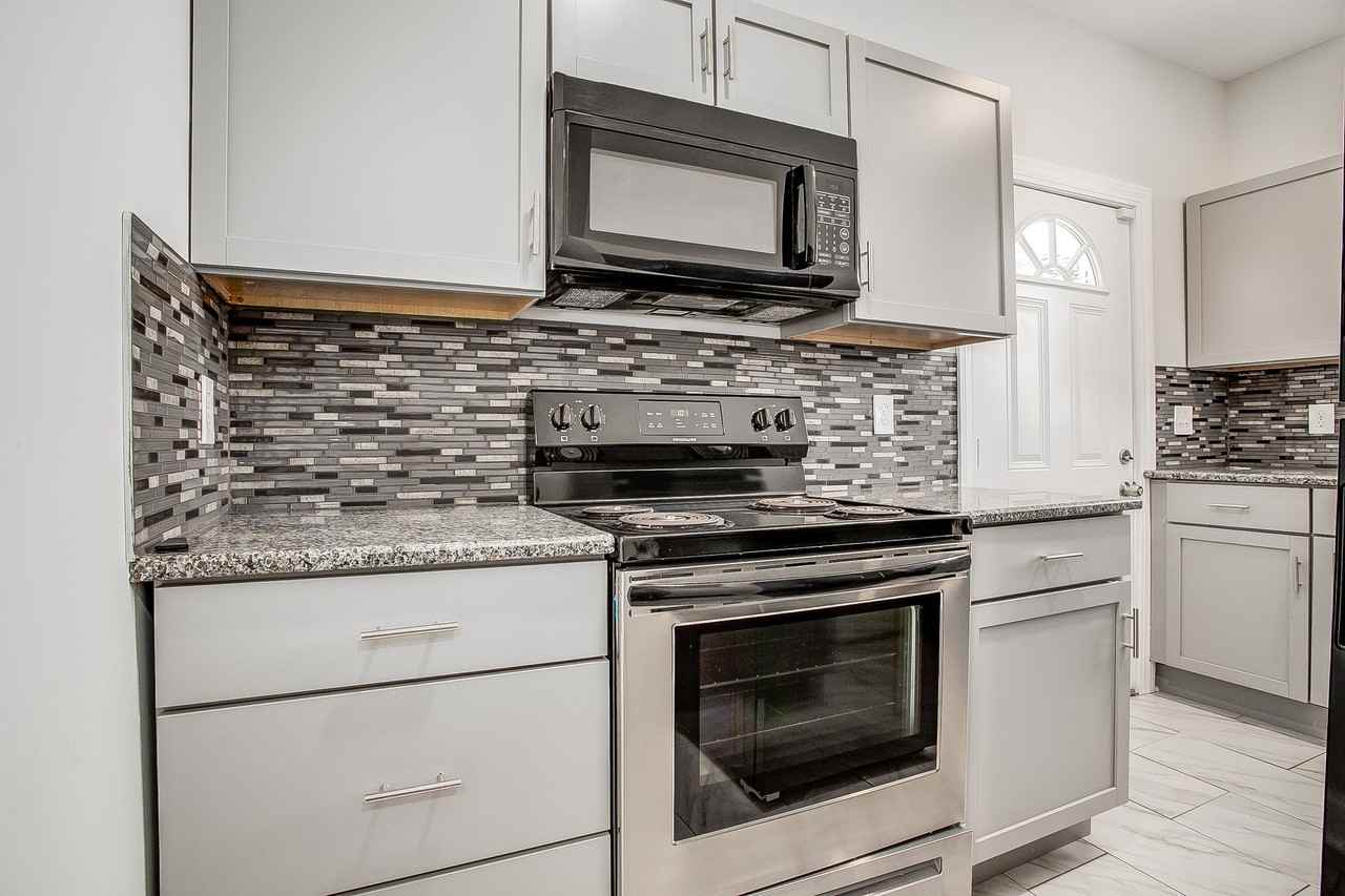 2510 East 59th Street - Photo 7 of 16