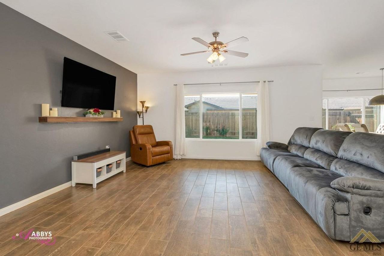 8907 Ribston Ave - Photo 3 of 19