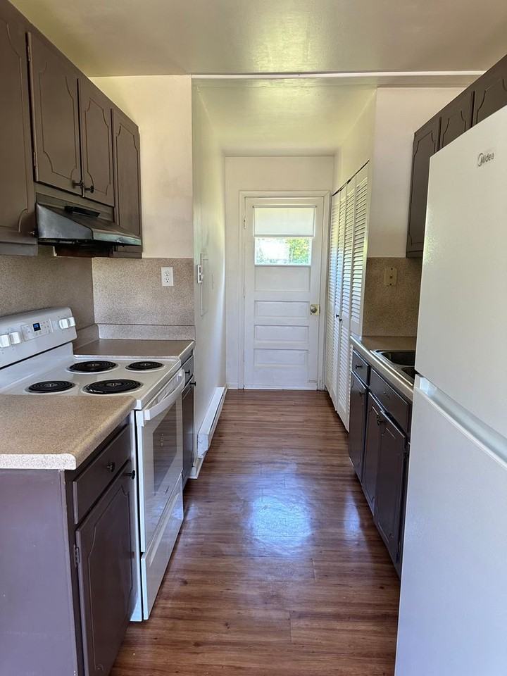 7610 Bellehaven Dr - Photo 2 of 6