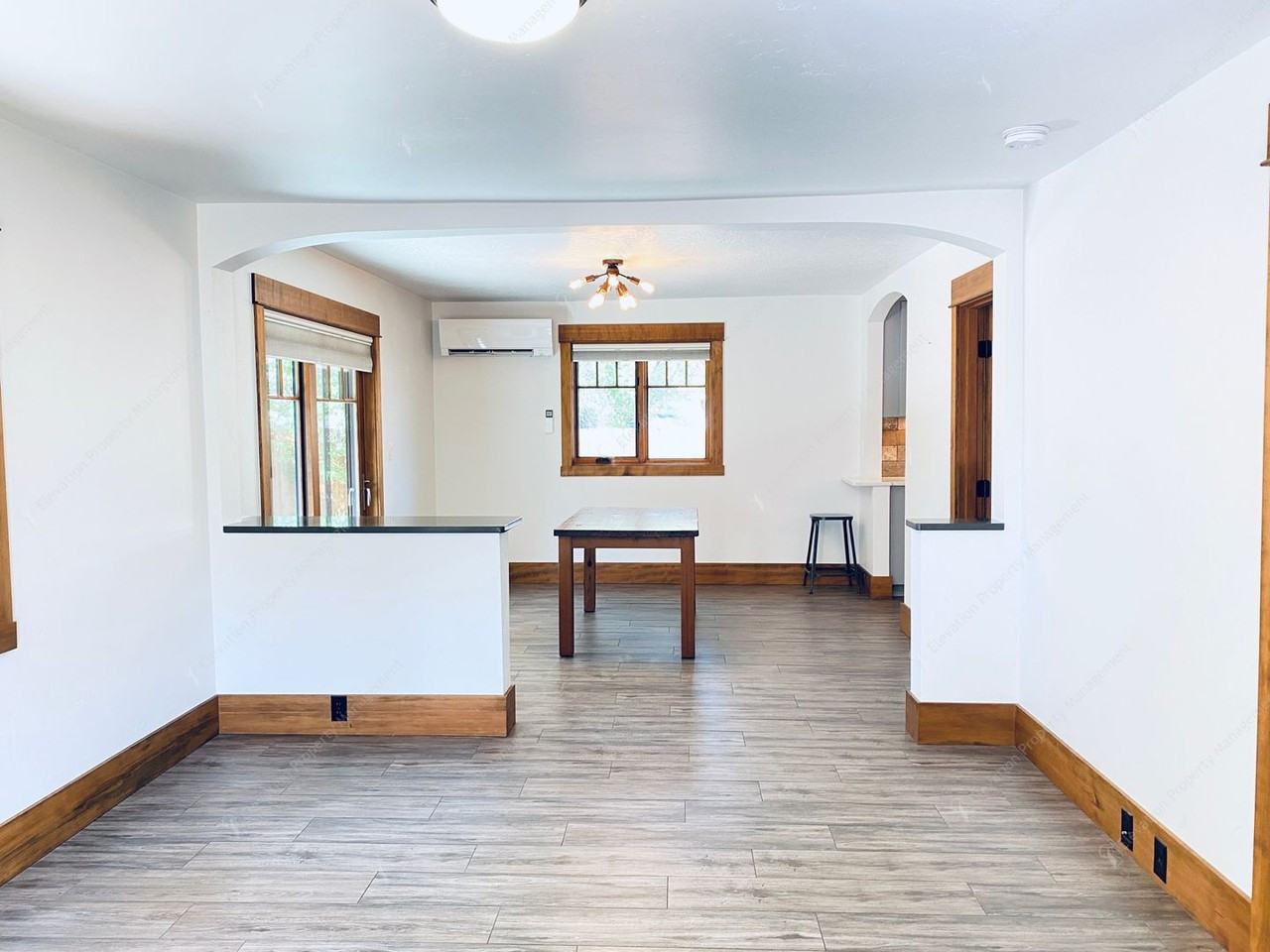 201 Nw Harriman St - Photo 5 of 30