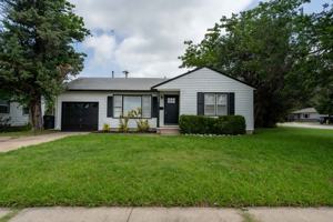 featured image of 101 W 7th St