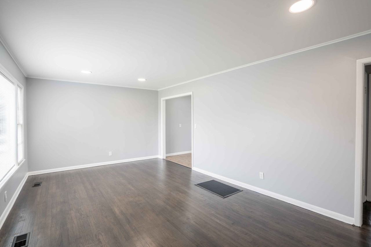 101 W 7th St - Photo 3 of 14