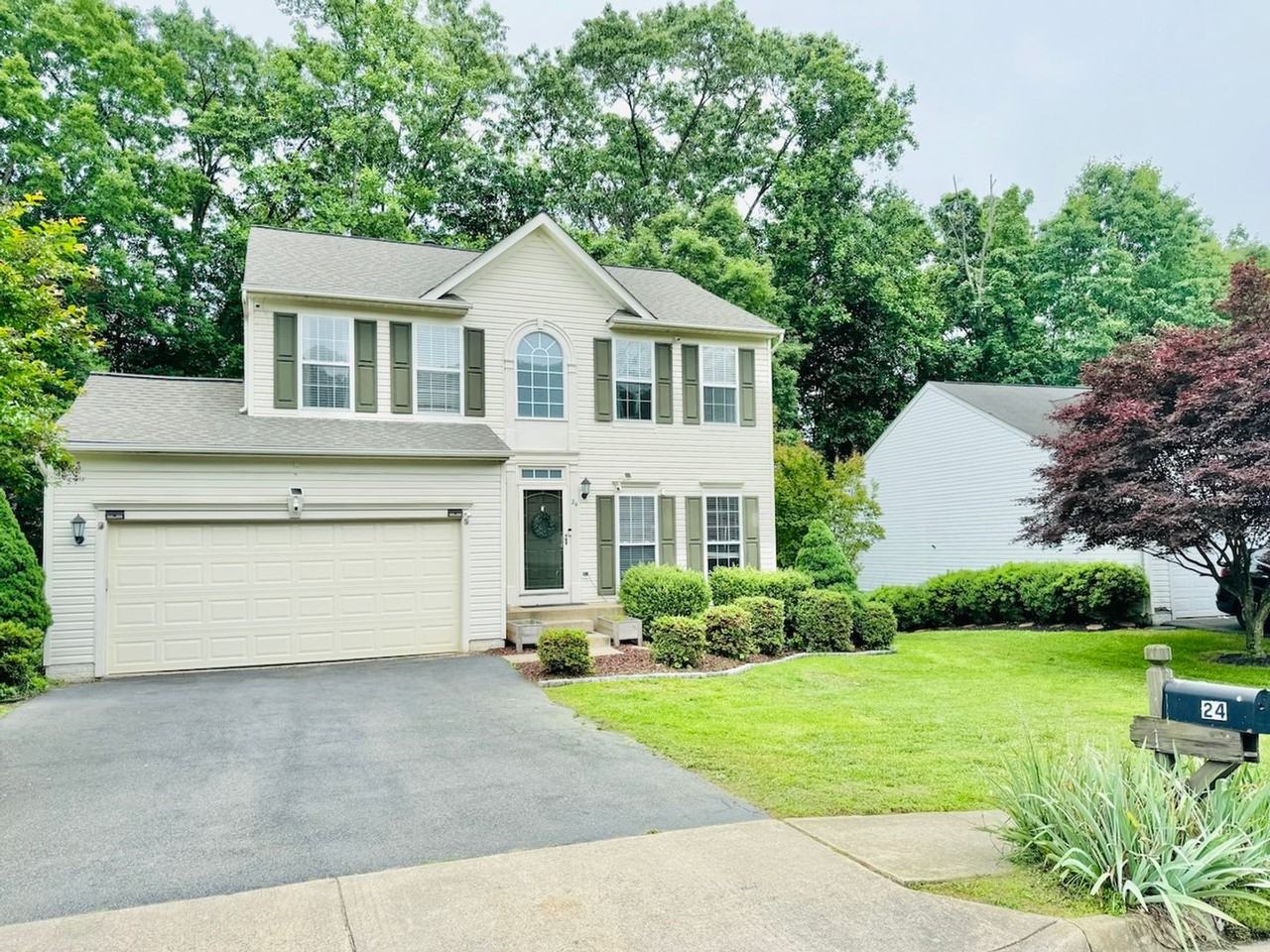 24 Lapis Dr - Photo 2 of 47