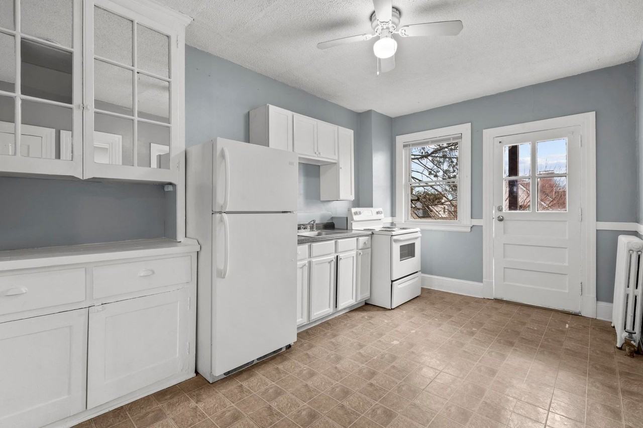 34-38 Beacon St - Photo 2 of 19