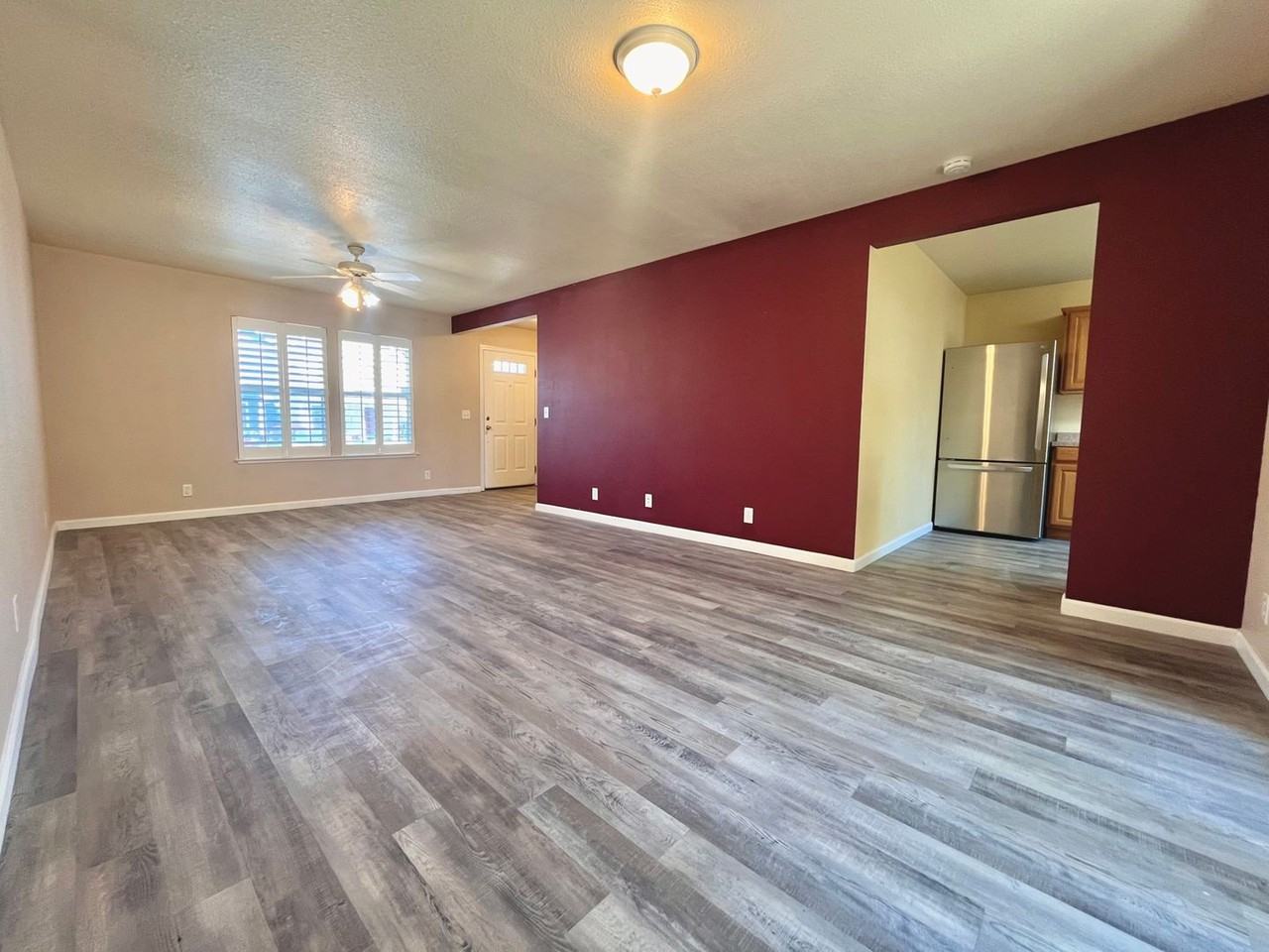 2099 Hartford Dr - Photo 5 of 19