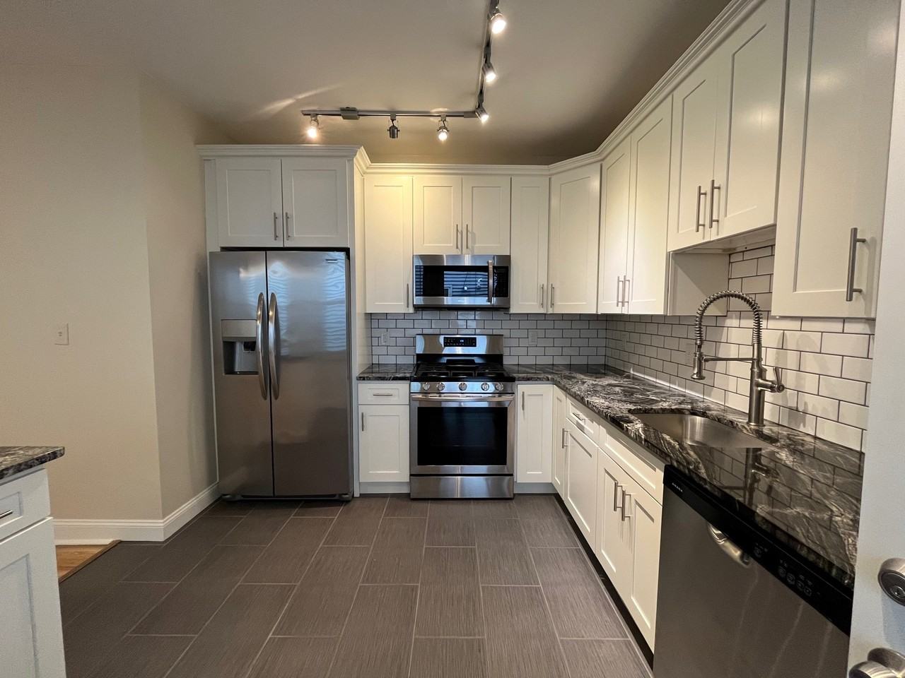 5617 E Liberty Blvd #1 - Photo 4 of 42