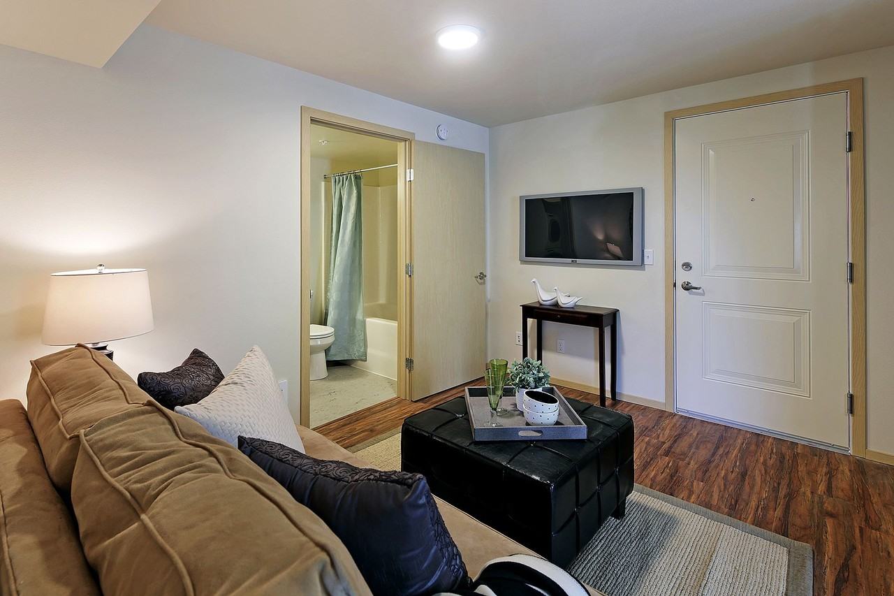 Glendale is now Leasing! - Photo 5 of 32