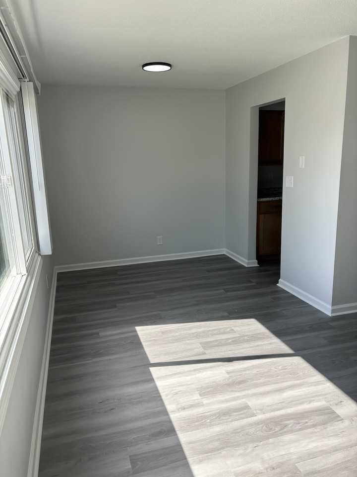 1313 Oakland Rd Ne #1313-06 - Photo 5 of 14