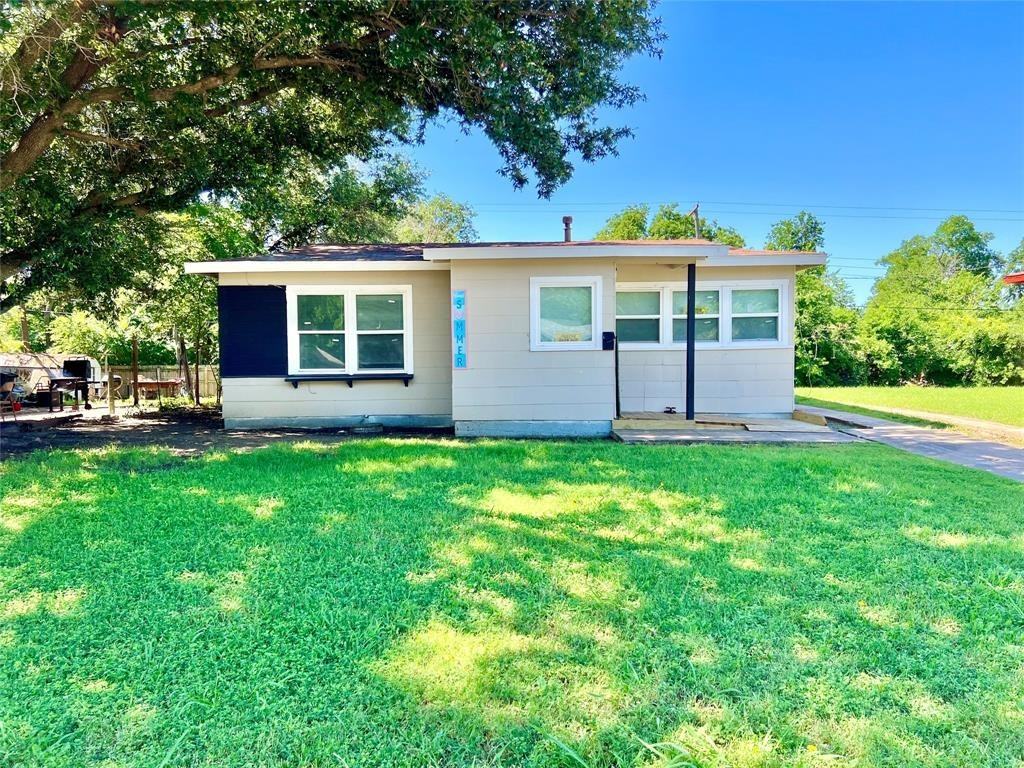 5528 Rickenbacker Pl, Fort Worth, TX 76112 2 Bedroom House for 1,300