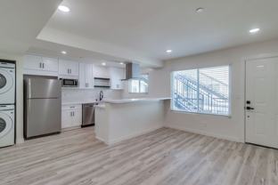 Welcome Surf House Villas E, a newly renovated luxury apartment community in the heart of Pacific Beach, San Diego. - Photo 1 of 1