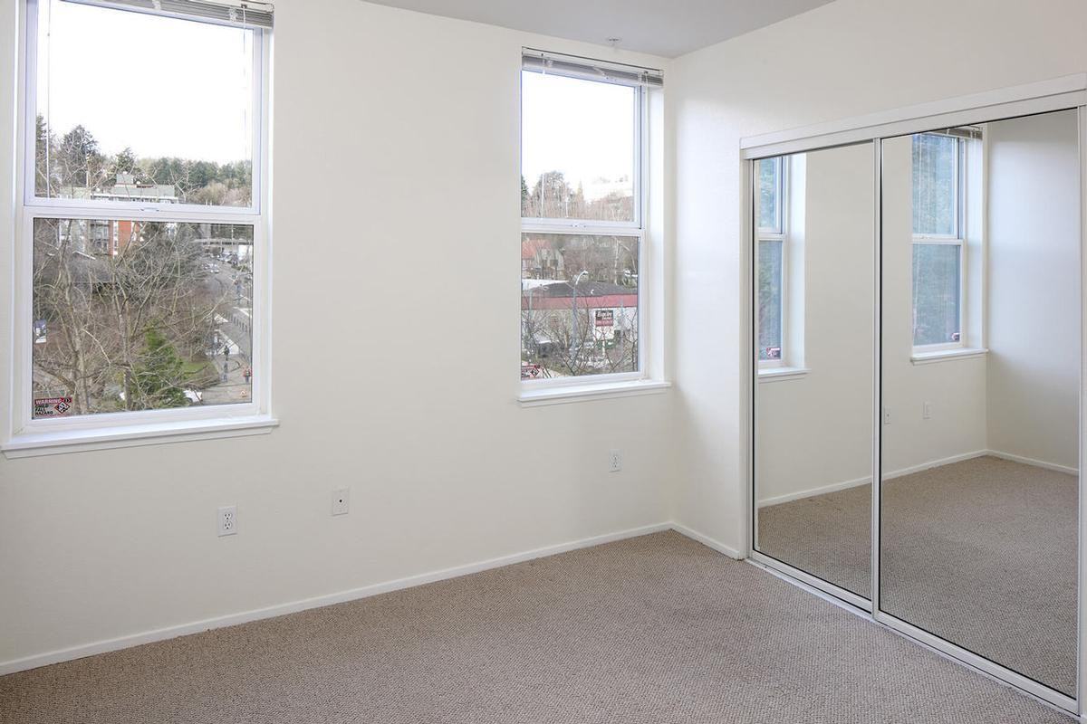 1701 Sw Columbia St - Photo 3 of 10