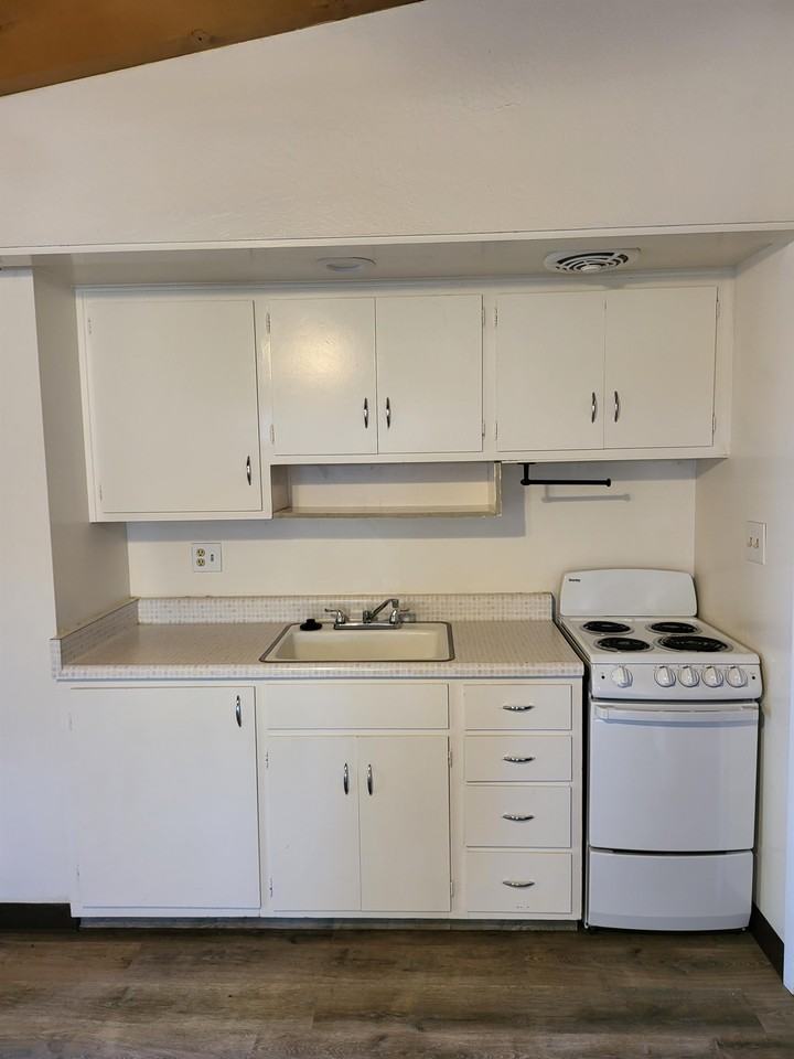 1728 W. Shaw Ave-G #28G - Photo 3 of 20