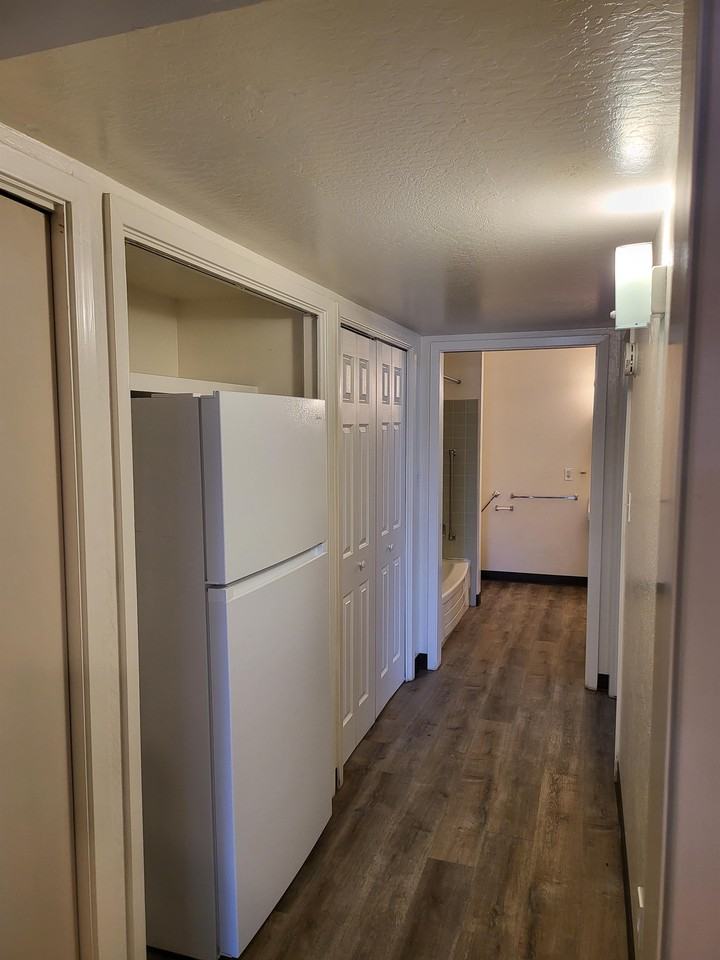 1728 W. Shaw Ave-G #28G - Photo 4 of 20