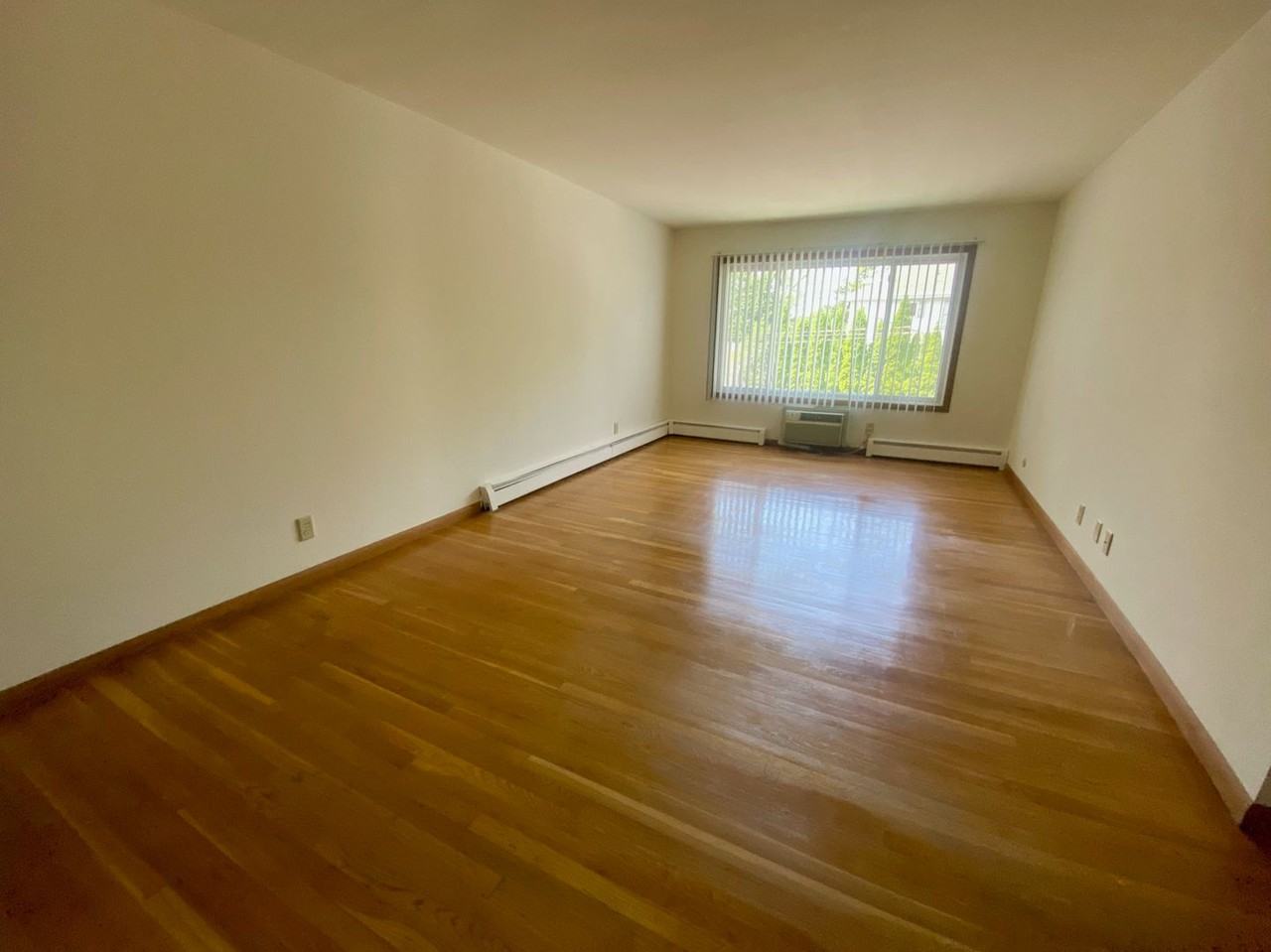 Reid Terrace - Photo 2 of 11