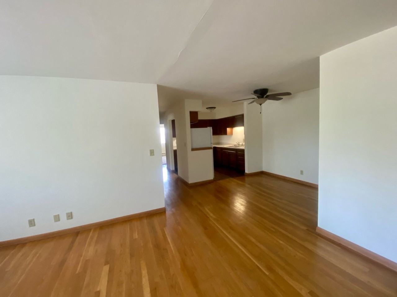 Reid Terrace - Photo 4 of 11