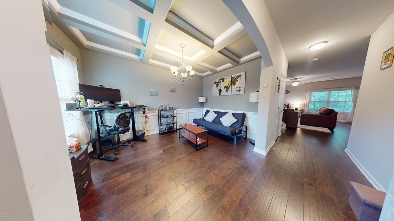 2615 Dunkirk Cir - Photo 4 of 33