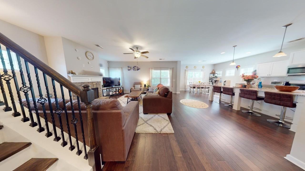 2615 Dunkirk Cir - Photo 6 of 33