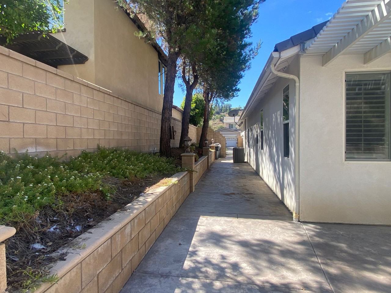 26528 Mahonia Way - Photo 7 of 23