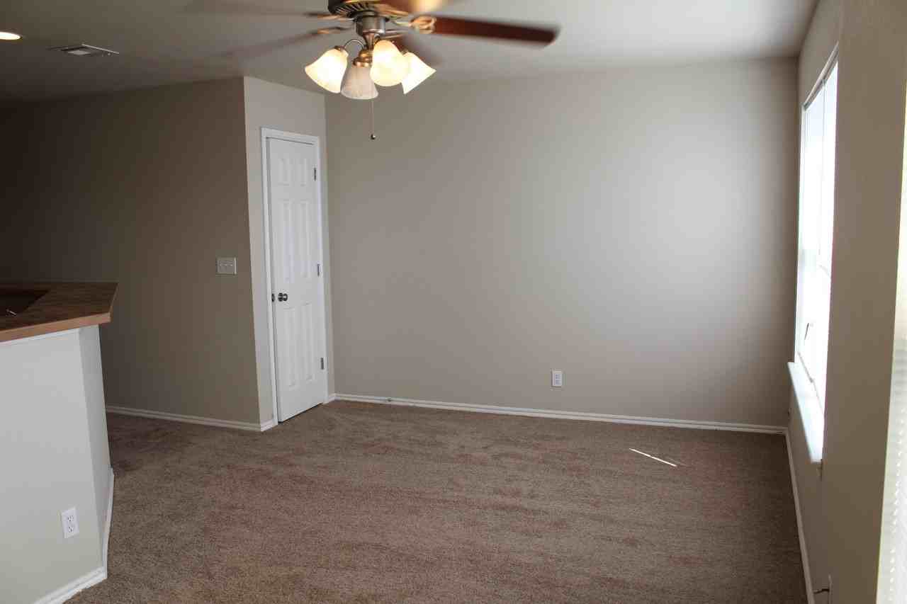 3077/3079 SS - Photo 3 of 10