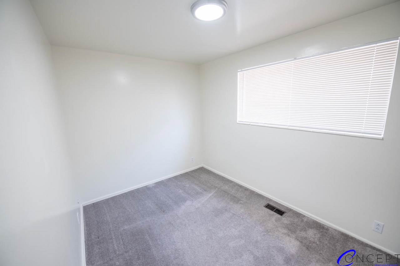 421 East 6th Avenue - Photo 6 of 31