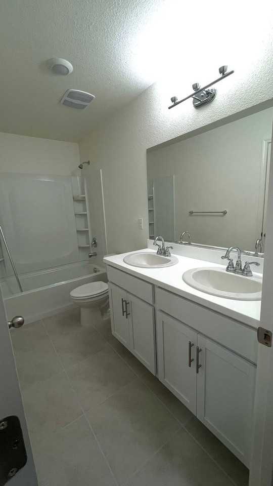 360 Shafer Ave - Photo 2 of 19