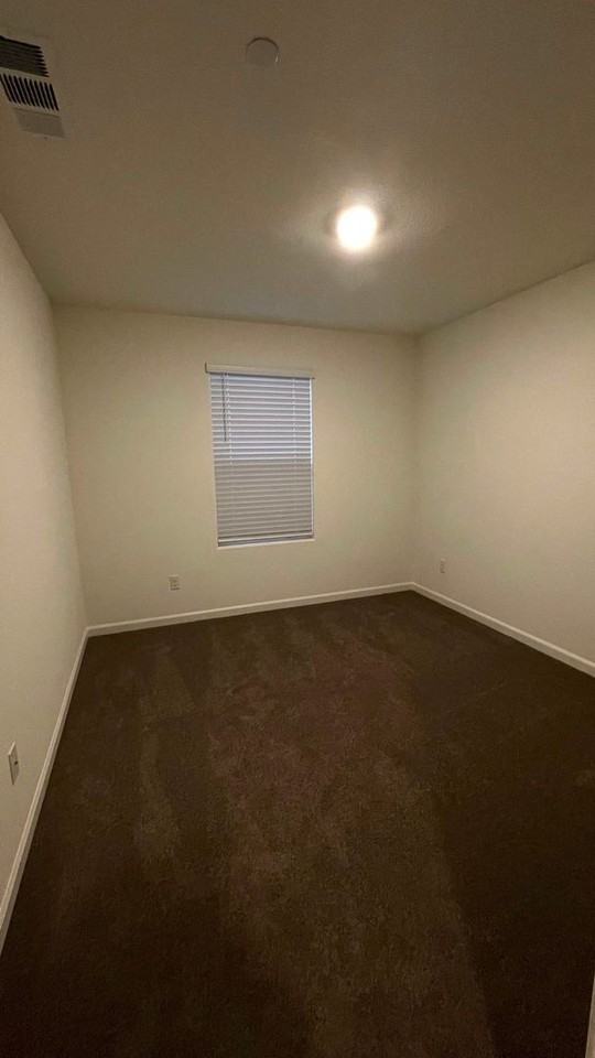 360 Shafer Ave - Photo 3 of 19