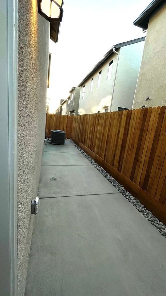 360 Shafer Ave - Photo 5 of 19